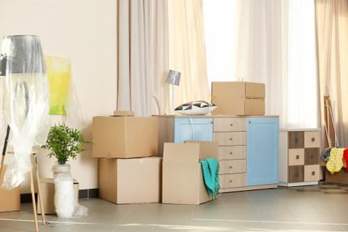 Local man with van removal service in Bedfordpark for home moves