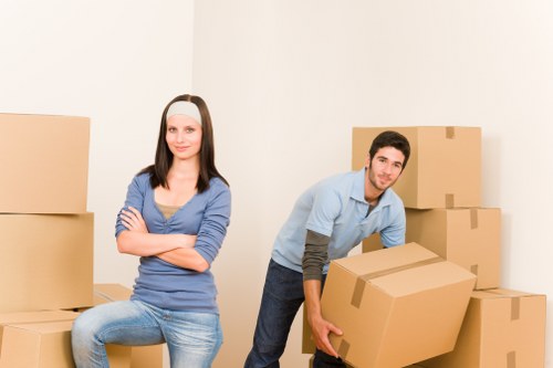 Packing and loading support for a Bedfordpark moving truck
